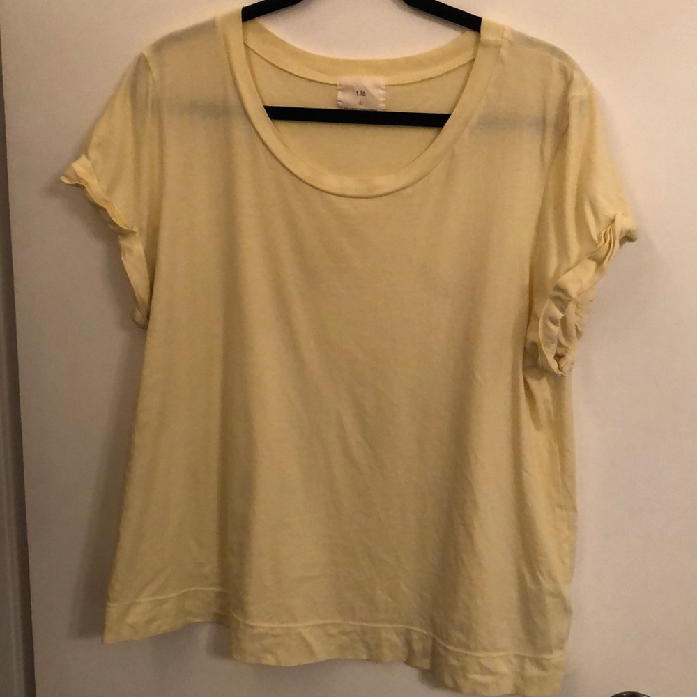 yellow T shirt